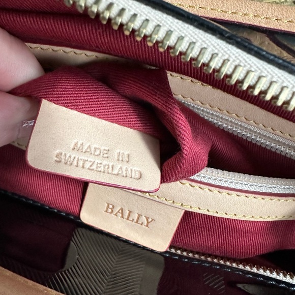 Bally pristine black patent and tan leather zip top handbag tote bag - Picture 11 of 14